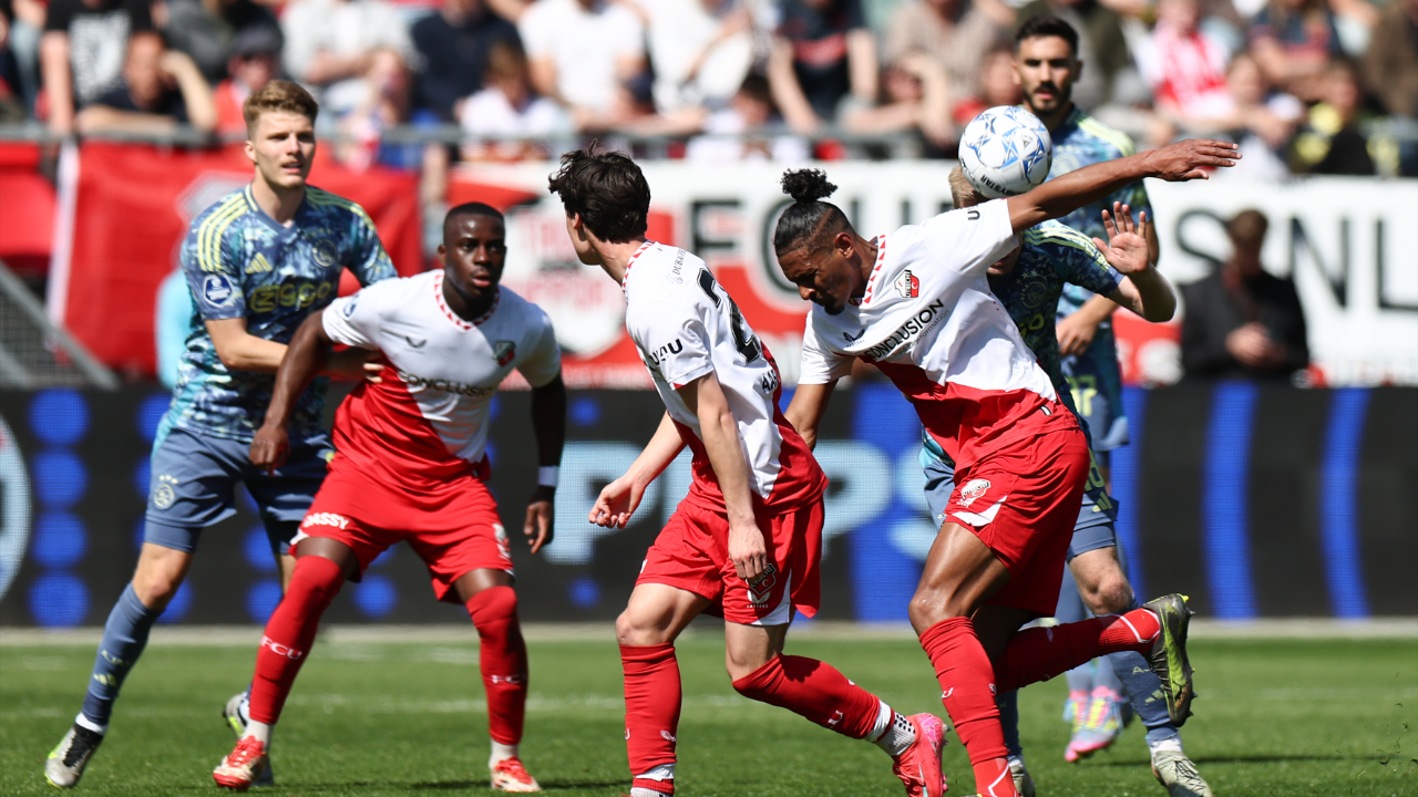 阿贾克斯主场告胜，荷甲积分榜位置继续稳固的简单介绍