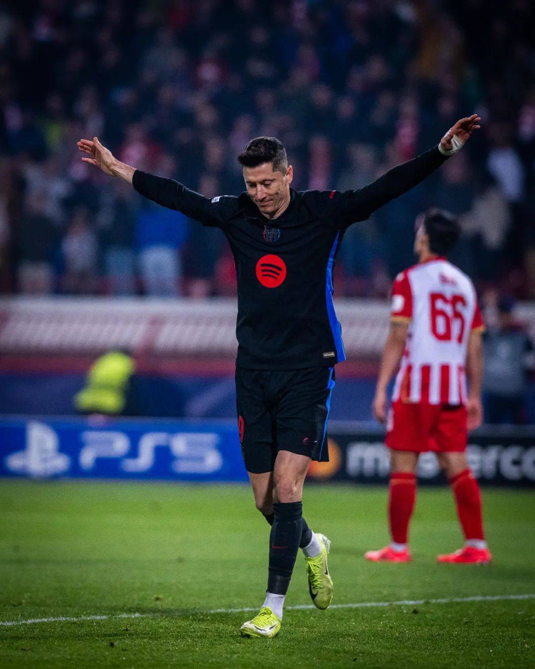 巴萨将挑战曼联，双方力争胜利的简单介绍