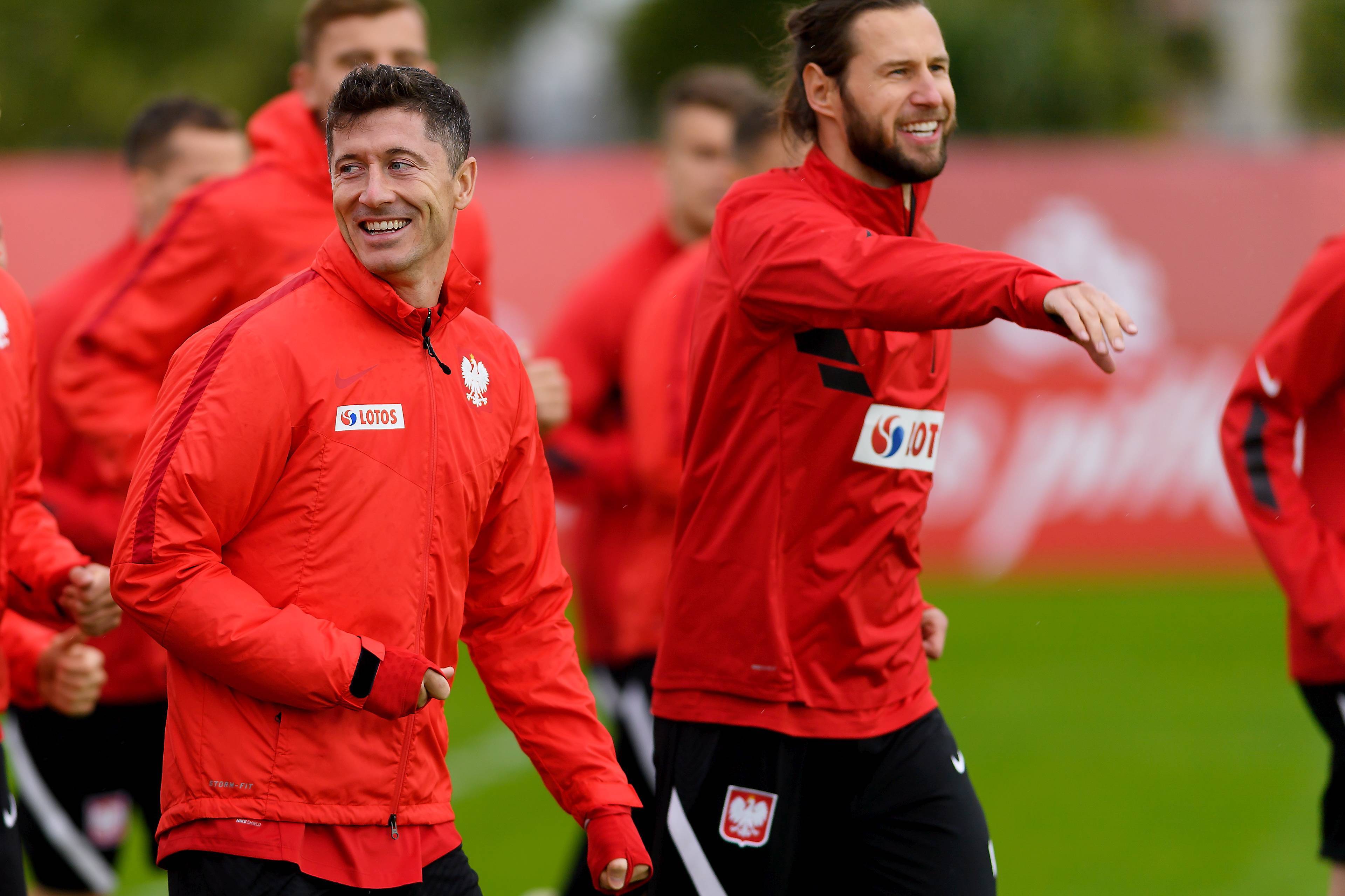 包含奥地利国家队在对抗匈牙利国家队时展现出色实力的词条