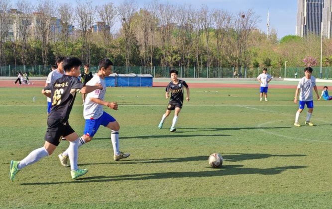 东帝汶球队在赛场上掀起热潮 东帝汶球队在赛场上掀起热潮