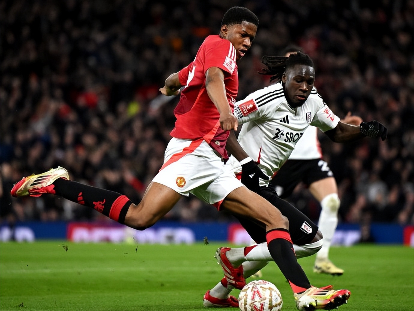 包含富勒姆客场战平,保级形势憾若失落的词条 包含富勒姆客场战平,保级形势憾若失落的词条