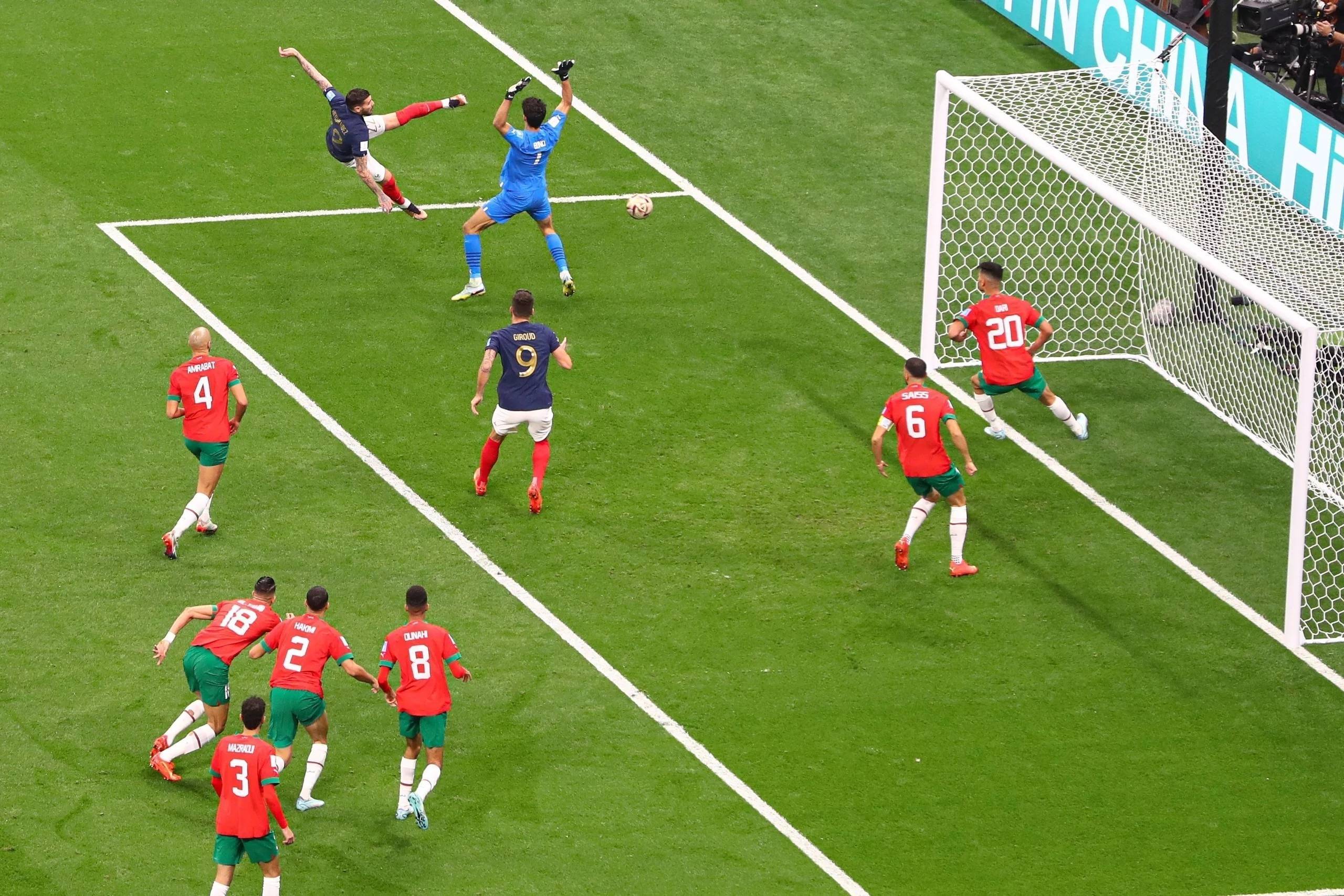 包含足球赛场上的较量,精彩绝伦的一幕再现的词条 包含足球赛场上的较量,精彩绝伦的一幕再现的词条