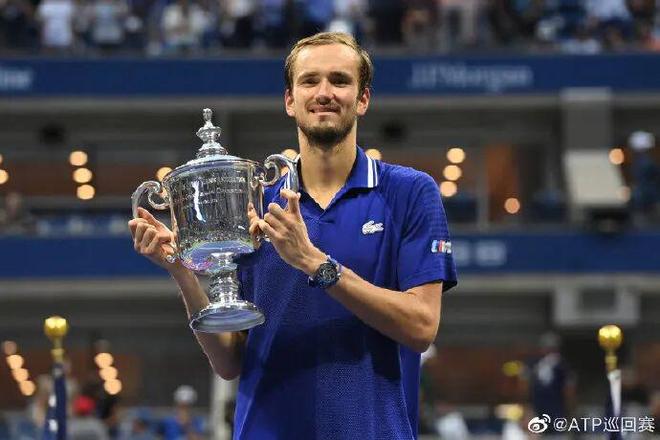 关于法网险胜温网,梅德韦杰夫带队取胜的信息 关于法网险胜温网,梅德韦杰夫带队取胜的信息