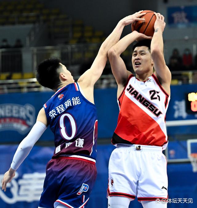 关于青岛队绝杀新疆队，克莱高光表现的信息