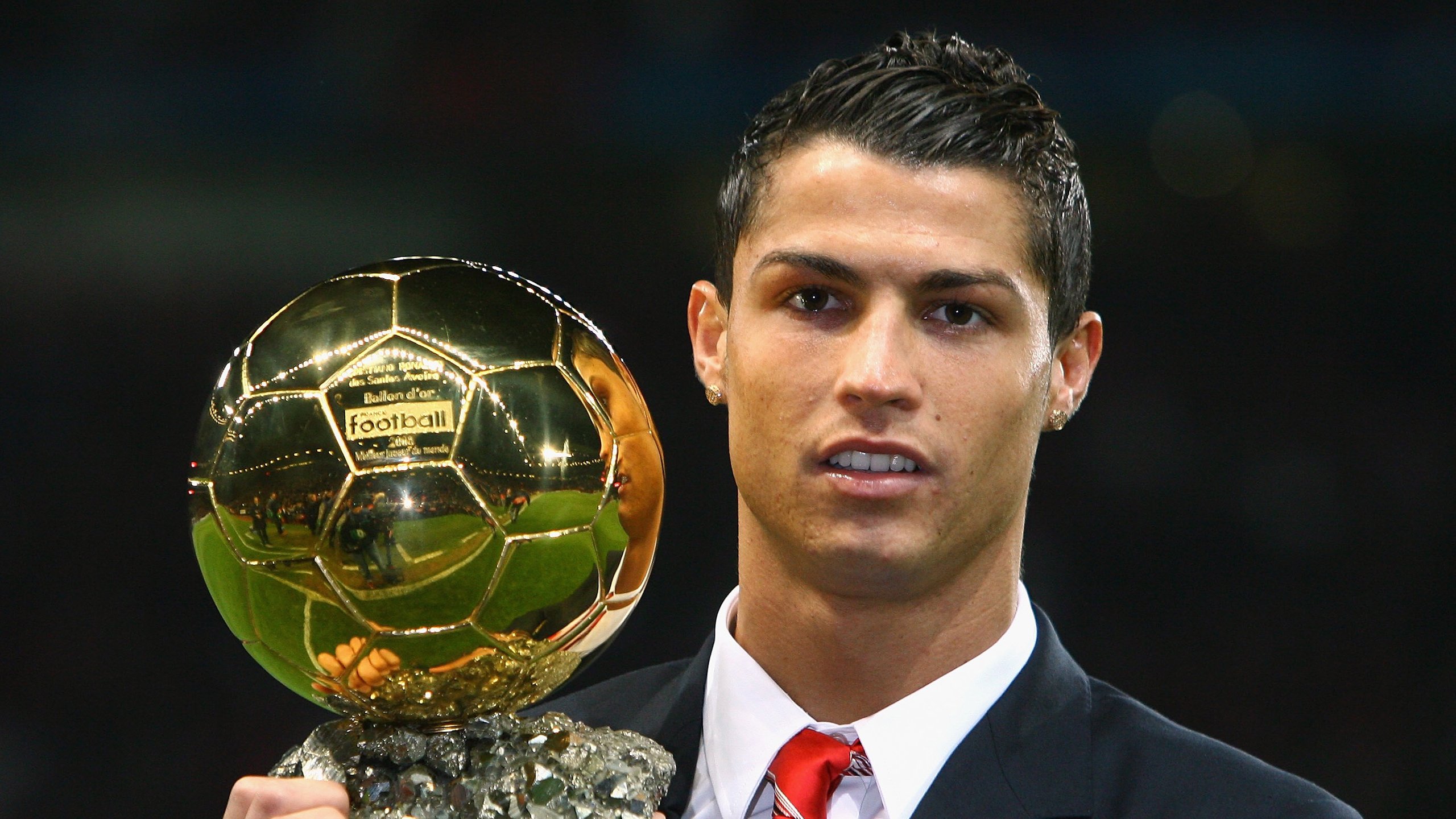 铁血坎特铸就伦敦之夜，英格兰力克巴黎的背后，一个中场统治者的无声宣言