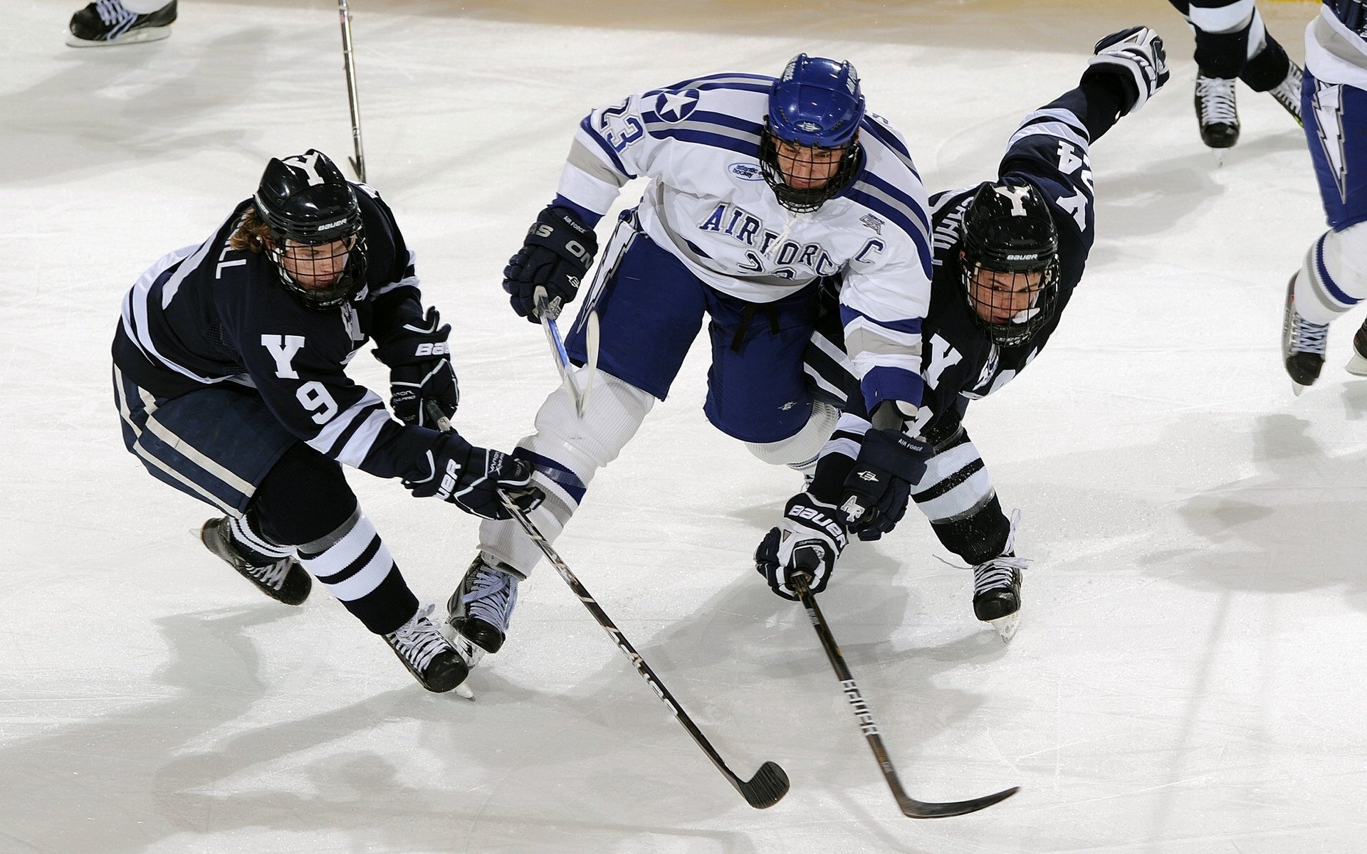 绝境中的羽翼，黄鸭组合力挽狂澜，马来西亚队险胜背后的团队哲学